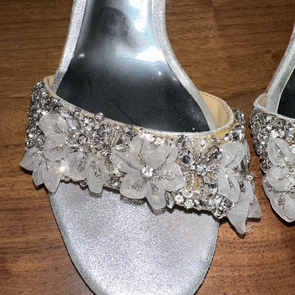 Badgley Mischka Finesse II Embellished Block Heel - Picture 7 of 11